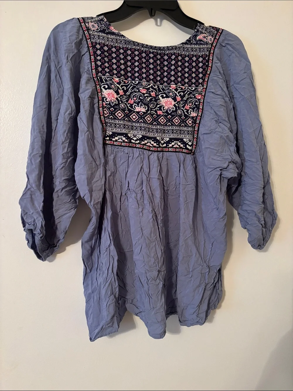 entro Lavender Blue V-Neck Hi-Low Top - Picture 5 of 5